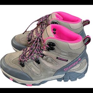 NWT Bear paw Corsica hiking boots - Price FIRM